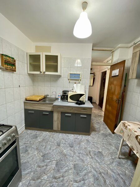 Militari, zona Apusului, bld Uverturii, et. 1/4, bloc 1980, 2 bai,