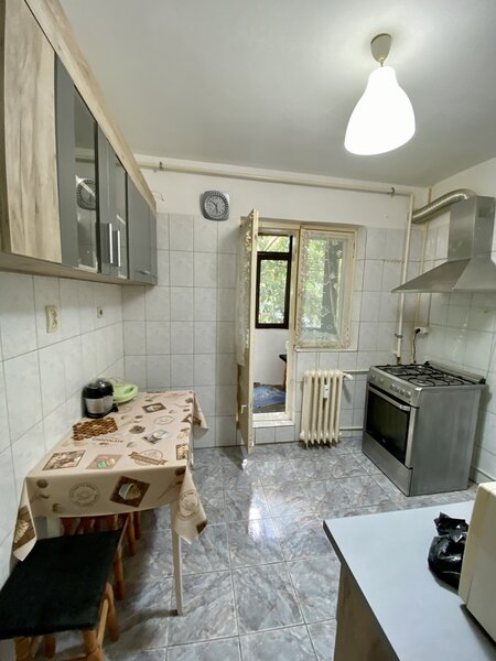 Militari, zona Apusului, bld Uverturii, et. 1/4, bloc 1980, 2 bai,